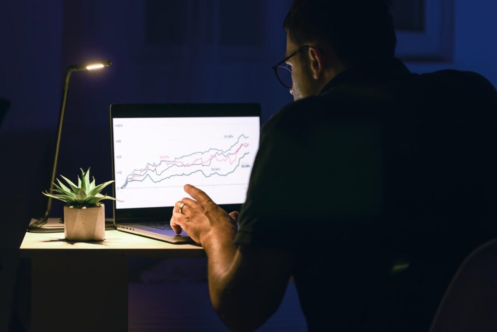 تجارب المستخدمين مع أفضل مواقع توصيات الأسهم